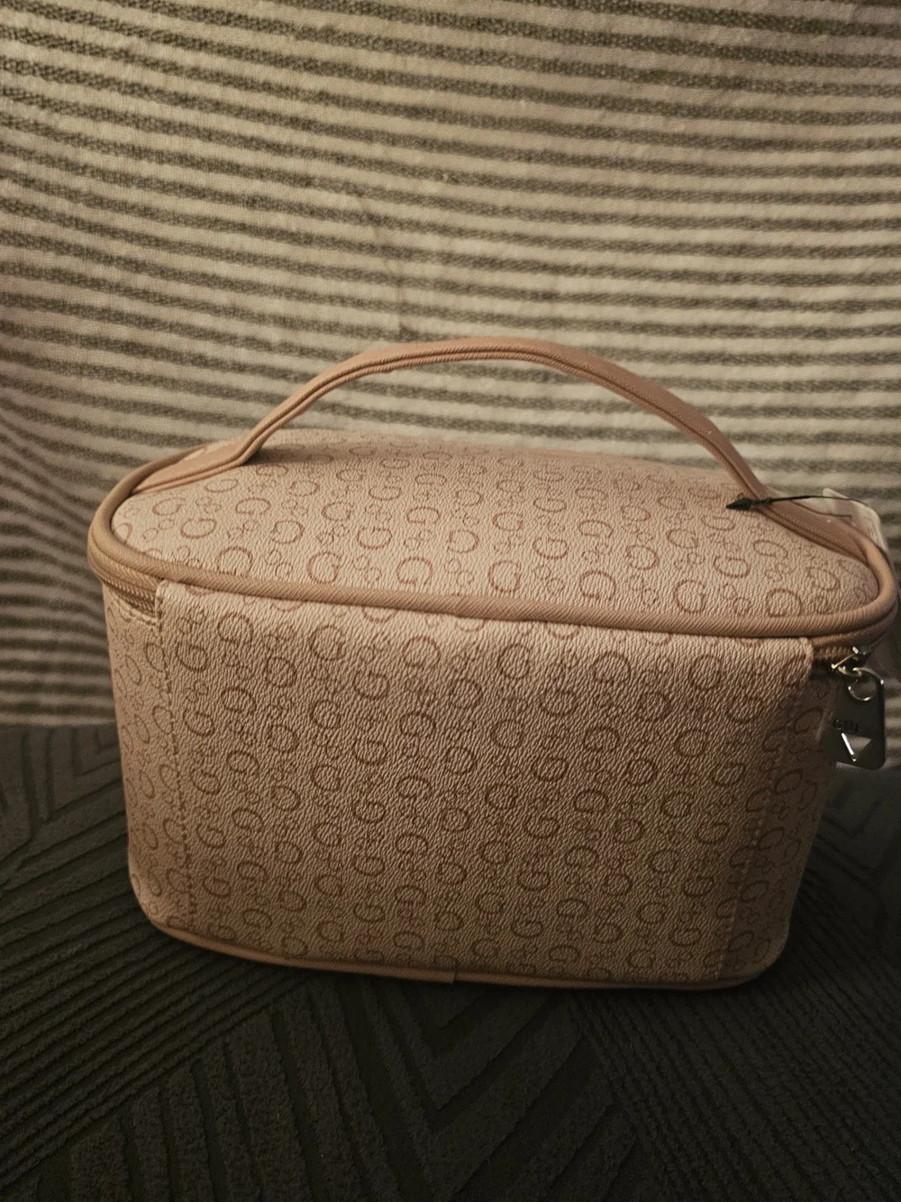 NWT Guess Monogram Travel Cosmetic Bag